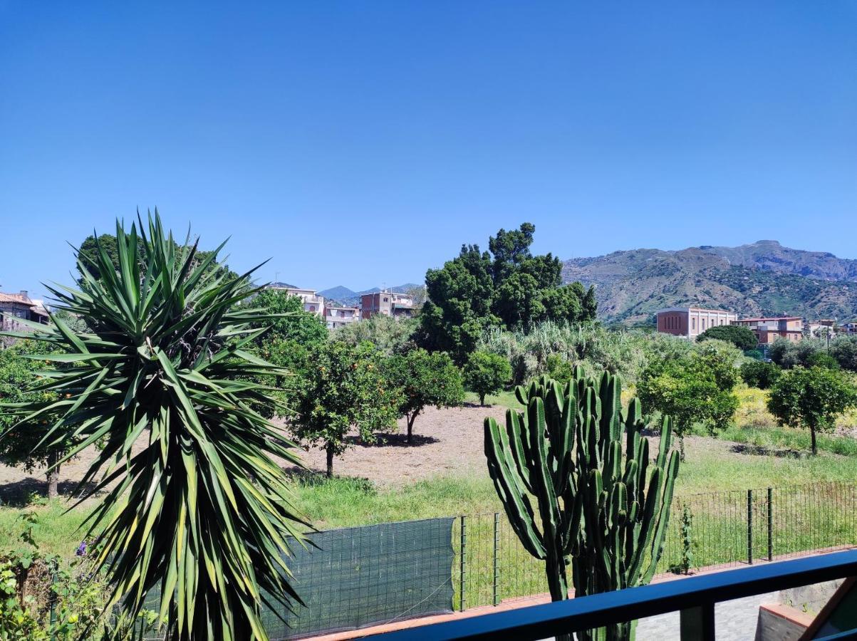 Casa Dei Fiori Con La Vista A Taormina Lägenhet Schiso Exteriör bild