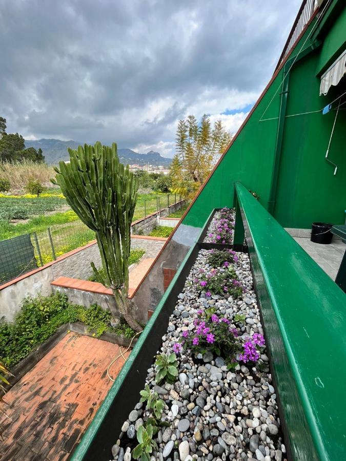 Casa Dei Fiori Con La Vista A Taormina Lägenhet Schiso Exteriör bild